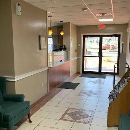 Econo Lodge Inn & Suites Денвер Экстерьер фото